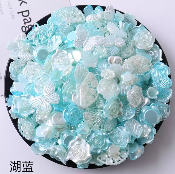 Sandblasted animal-shaped material: Resin is used for phone cases, DIY handicrafts, etc. for decoration.