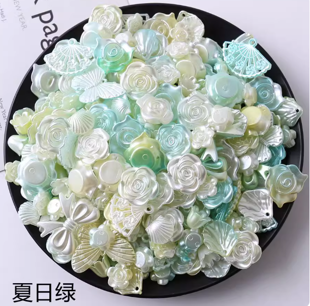 Sandblasted animal-shaped material: Resin is used for phone cases, DIY handicrafts, etc. for decoration.