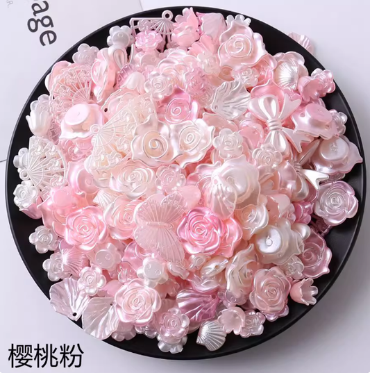 Sandblasted animal-shaped material: Resin is used for phone cases, DIY handicrafts, etc. for decoration.